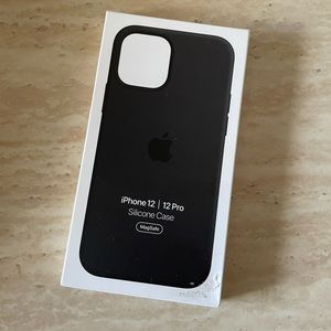 iPhone 12 | 12 Pro Silicone Case with MagSafe Black